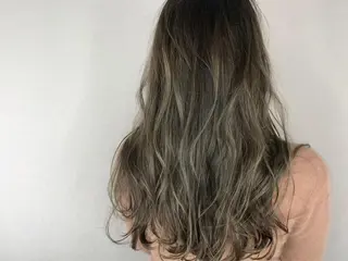 カラー Still所属・still .のヘアスタイル