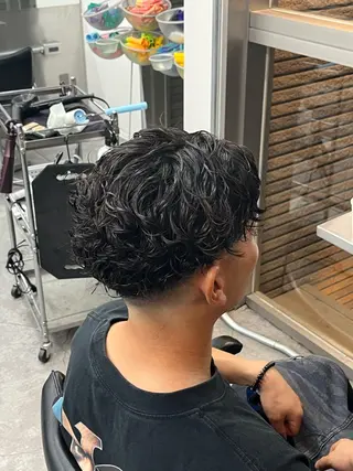 ショート パーマ メンズ 山崎 洋輔のヘアスタイル