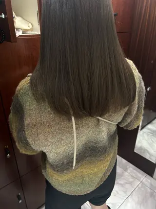 セミロング カラー 垢抜けヘア 韓国ヘア銀座近下菜央のヘアスタイル