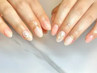 ミディアム ネイリスト シンのネイルデザイン