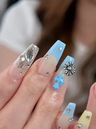 ネイル Rola kira nail salon所属・麗 レイのネイルデザイン