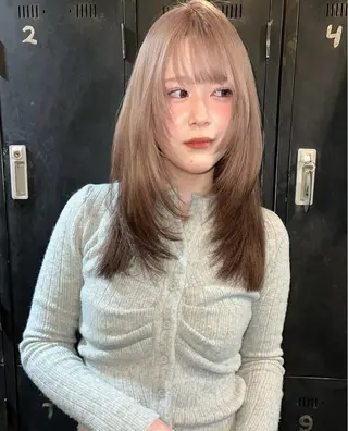 セミロング ハイトーン/デザイン honokaのヘアスタイル