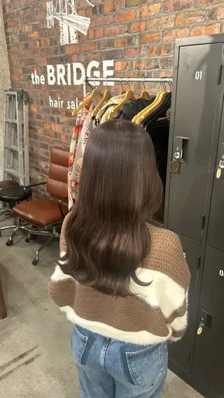 カラー the BRIDGE マナ🎀のヘアスタイル