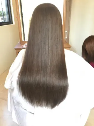 ロング フォーバイグランデ カラーのヘアスタイル