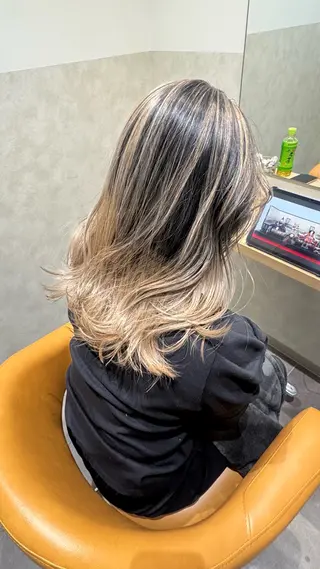 ロング カラー SALOWIN札幌大通り所属・札幌ブリーチカラー/ ダブルカラー/ドイのヘアスタイル