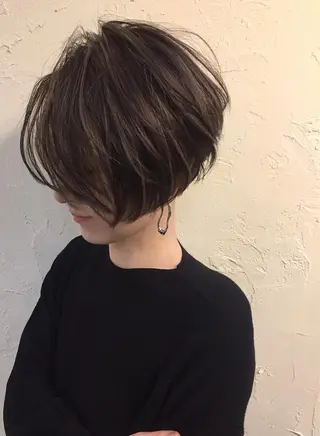 ショート カラー 韓国レイヤー外国人風 透明感カラー髪質改善のヘアスタイル