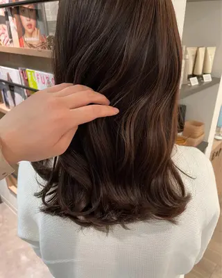 ミディアム モテ髪🫧赤み消し カラー表参道きょうこのヘアスタイル