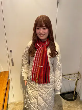 セミロング カラー MIOベージュカラー 柔らかいカラーのヘアスタイル