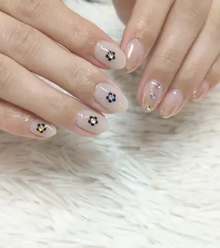 ネイル 會田 瑠衣のネイルデザイン