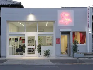 SHINYA シンヤヘアーズのヘアスタイル