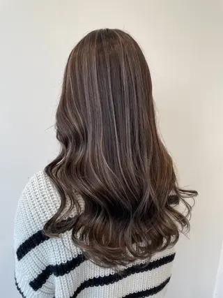 ミディアム カラー ヘアアレンジ ૭ 艶髪透明感૭ヘア カラーＡＭＩ🫧のヘアスタイル