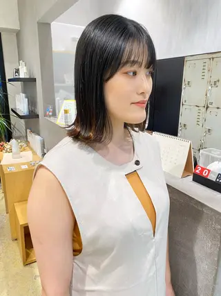 ミディアム 亀井 里奈のヘアスタイル