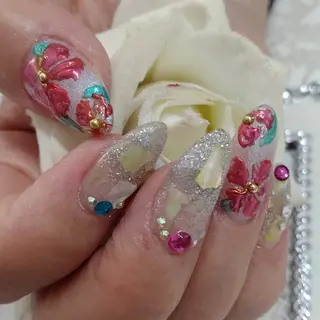 ネイル エステとネイル ローズコンフォートのネイルデザイン