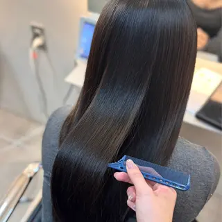 ロング 松葉 柚月のヘアスタイル