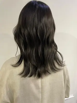 ミディアム カラー silo所属・silo MOKA 顔周りカット🦦のヘアスタイル