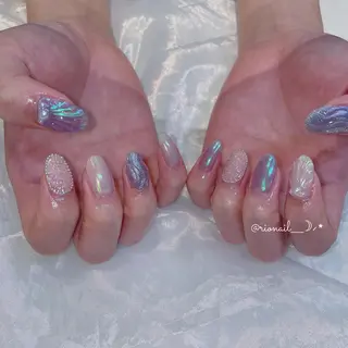 ネイル 𝘙𝘪𝘰𝘯𝘢 ...🕯🤍のネイルデザイン