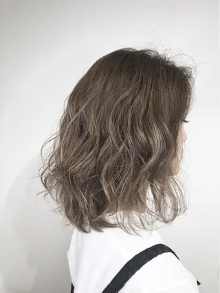 ミディアム カラー _WHITE+ 南海難波店のヘアスタイル