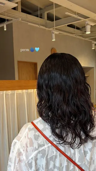 ミディアム パーマ 土屋 愛海のヘアスタイル