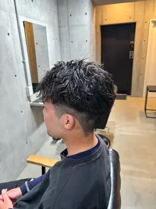 パーマ メンズ 心斎橋シャドウパーマ メンズウルフ高森蓮のヘアスタイル