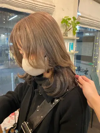 ロング カラー BROWN所属・ケアストレート ハナシロミサキのヘアスタイル