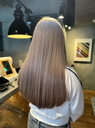 ロング カラー Eleanor spa&treatment 札幌店内にあるシェアサロン【WHITE】所属・シルクハイトーン / 髪質改善🦋MIKUのヘアスタイル