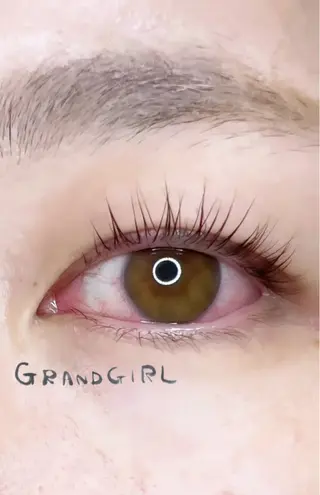 マツエク・マツパ GRANDGIRL所属・ヨシダ セリナのマツエク・マツパデザイン