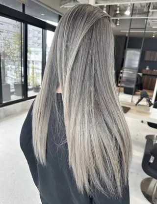 ロング 'oli所属・難波'oli【オリ】 美容室のヘアスタイル