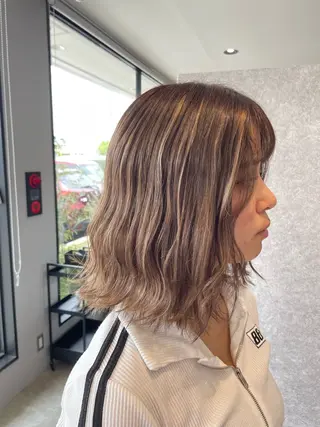 ミディアム 今岡 育美のヘアスタイル
