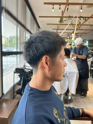 メンズ LATTE 前橋所属・蜂須賀 輝のヘアスタイル
