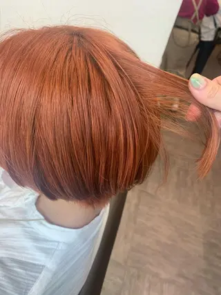 ショート カラー ヘアアレンジ サナ🌱 切りっぱなしボブのヘアスタイル