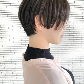 ショート カラー マエダ リョウのヘアスタイル