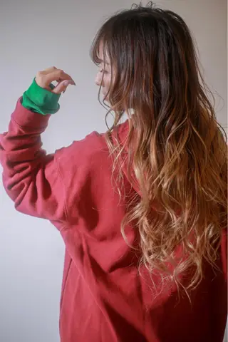 ロング カラー 伊藤 裕貴のヘアスタイル