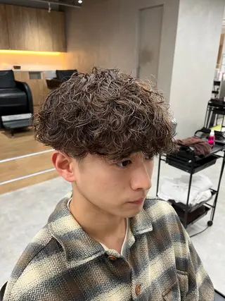 ショート パーマ メンズ 波巻きスパイラル🌀 新潟/万代/山下優のヘアスタイル