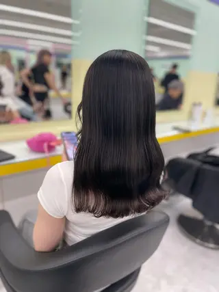 セミロング カラー ヘアアレンジ ☁️縮毛矯正✖️ 透明感☁️りくのヘアスタイル