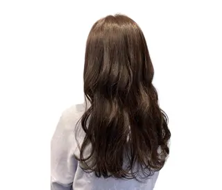 ロング カラー 透明感カラー/牧内 楓/インナーカラーのヘアスタイル