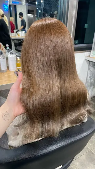 ロング カラー ハイトーンカラー 🦄レイヤーカットのヘアスタイル