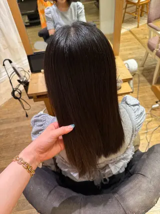 ミディアム 田森 彩花のヘアスタイル