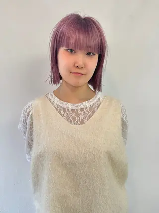 ショート udaハイトーン /ボブ/レイヤーのヘアスタイル