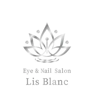 リスブラン AYUMI 🍎のネイルデザイン