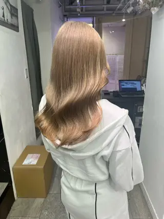 セミロング 🌈ハイトーン/ ワタル🌈のヘアスタイル