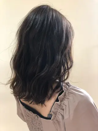 ミディアム カラー 相原 美咲のヘアスタイル