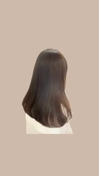 ロング LYNDA所属・sana/ベージュ /透明感カラーのヘアスタイル