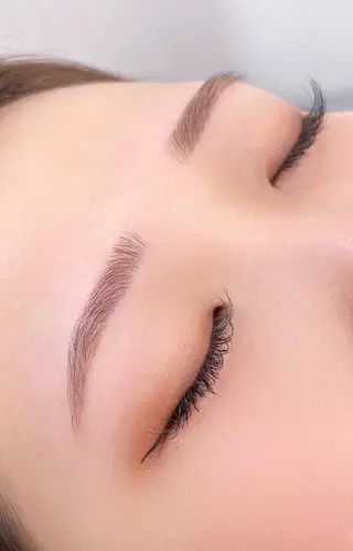 アイブロウ REGINA (レジーナ)所属・REGINA アイラッシュ/ネイルの眉毛・アイブロウイメージ