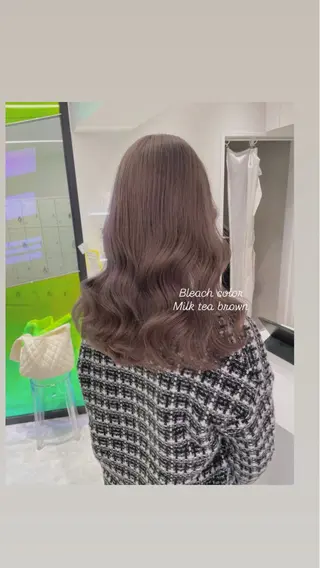 セミロング カラー 🤍💕ブリーチカラ ーAyaka💕🤍のヘアスタイル