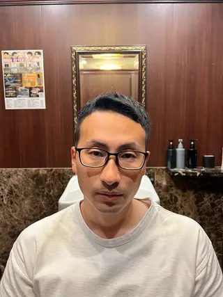 ショート ヒロ銀座バーバーショップ丸の内所属・秋山 琳太のヘアスタイル