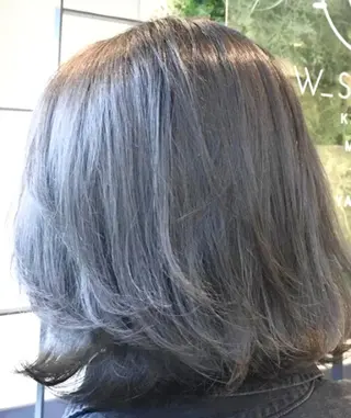 ミディアム カラー Hanna by W_SALONのヘアスタイル