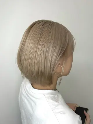 ショート カラー Blonde nagoya sakae所属・岡留 愛美のヘアスタイル