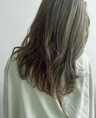 ロング カラー 藤井 貴美子のヘアスタイル