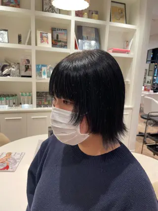 ショート カラー ELLE salon サエのヘアスタイル