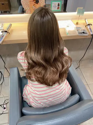 ロング 谷川 あかりのヘアスタイル